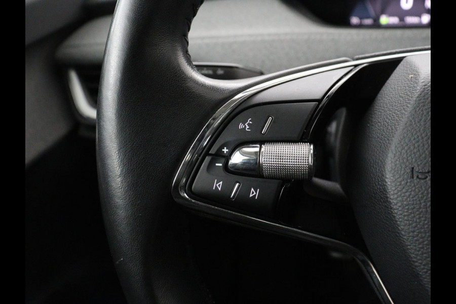 Škoda ENYAQ iV 60 | SOH 90% | Half leder | Carplay | Navigatie | Sfeerverlichting | Parkeerhulp | Full LED | Cruise control | Climate control