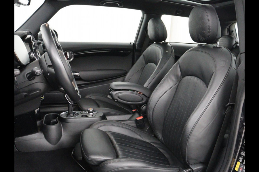 MINI Mini Electric Yours 33 kWh | SOH 100% | 3 Fase | Panoramadak | Leder | Stoelverwarming | Head-Up | Harman/Kardon | Camera | Carplay | Matrix LED | Navigatie | Keyless