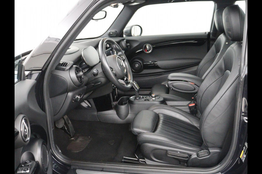 MINI Mini Electric Yours 33 kWh | SOH 100% | 3 Fase | Panoramadak | Leder | Stoelverwarming | Head-Up | Harman/Kardon | Camera | Carplay | Matrix LED | Navigatie | Keyless