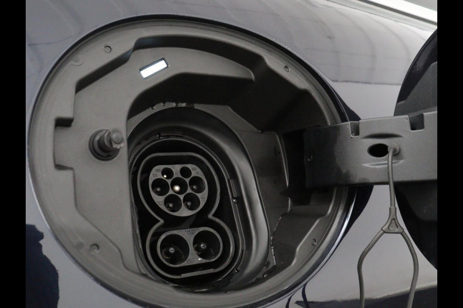 MINI Mini Electric Yours 33 kWh | SOH 100% | 3 Fase | Panoramadak | Leder | Stoelverwarming | Head-Up | Harman/Kardon | Camera | Carplay | Matrix LED | Navigatie | Keyless