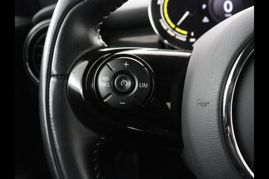 MINI Mini Electric Yours 33 kWh | SOH 100% | 3 Fase | Panoramadak | Leder | Stoelverwarming | Head-Up | Harman/Kardon | Camera | Carplay | Matrix LED | Navigatie | Keyless
