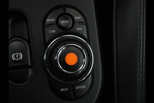 MINI Mini Electric Yours 33 kWh | SOH 100% | 3 Fase | Panoramadak | Leder | Stoelverwarming | Head-Up | Harman/Kardon | Camera | Carplay | Matrix LED | Navigatie | Keyless