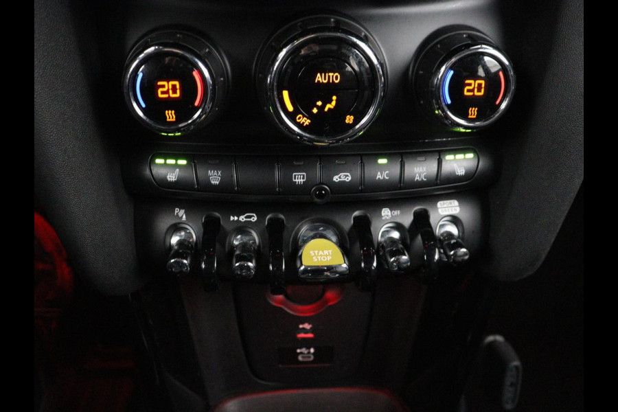 MINI Mini Electric Yours 33 kWh | SOH 100% | 3 Fase | Panoramadak | Leder | Stoelverwarming | Head-Up | Harman/Kardon | Camera | Carplay | Matrix LED | Navigatie | Keyless