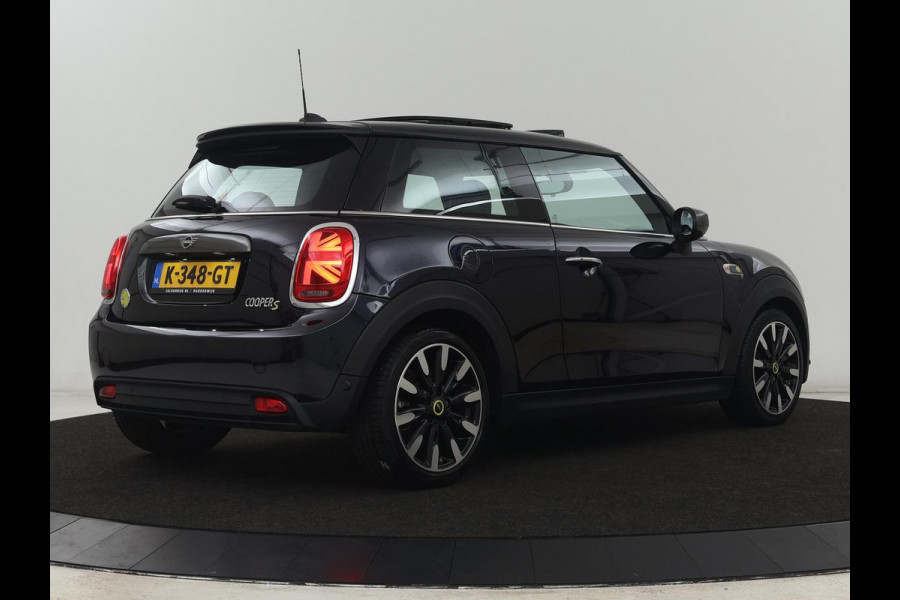 MINI Mini Electric Yours 33 kWh | SOH 100% | 3 Fase | Panoramadak | Leder | Stoelverwarming | Head-Up | Harman/Kardon | Camera | Carplay | Matrix LED | Navigatie | Keyless