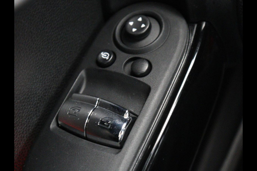 MINI Mini Electric Yours 33 kWh | SOH 100% | 3 Fase | Panoramadak | Leder | Stoelverwarming | Head-Up | Harman/Kardon | Camera | Carplay | Matrix LED | Navigatie | Keyless