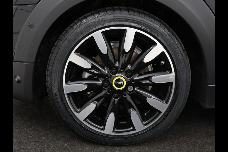 MINI Mini Electric Yours 33 kWh | SOH 100% | 3 Fase | Panoramadak | Leder | Stoelverwarming | Head-Up | Harman/Kardon | Camera | Carplay | Matrix LED | Navigatie | Keyless