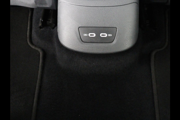Volkswagen ID.3 Business 58 kWh | Stoel & stuurverwarming | Matrix LED | Carplay | Camera | Adaptive cruise | Keyless | Navigatie | Parkeerhulp | Bluetooth