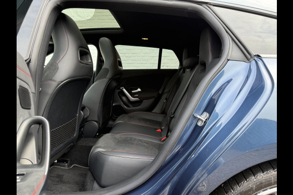 Mercedes-Benz CLA-Klasse Shooting Brake 250 e AMG Line | Pano | Trekhaak | Ambient Light | Camera | LED | 19 inch