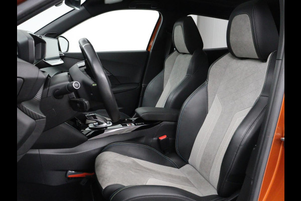 Peugeot e-2008 EV GT 50 kWh | SOH 91% | 3 Fase | Panoramadak | Leder/Alcantara | Adaptive cruise | Carplay | 18'' | Camera | Navigatie | Climate control | Dodehoek detectie | Cruise control