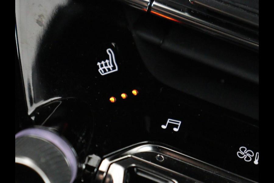 Peugeot e-2008 EV GT 50 kWh | SOH 91% | 3 Fase | Panoramadak | Leder/Alcantara | Adaptive cruise | Carplay | 18'' | Camera | Navigatie | Climate control | Dodehoek detectie | Cruise control