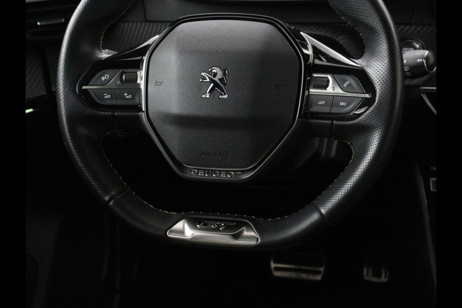 Peugeot e-2008 EV GT 50 kWh | SOH 91% | 3 Fase | Panoramadak | Leder/Alcantara | Adaptive cruise | Carplay | 18'' | Camera | Navigatie | Climate control | Dodehoek detectie | Cruise control