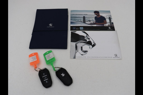 Peugeot e-2008 EV GT 50 kWh | SOH 91% | 3 Fase | Panoramadak | Leder/Alcantara | Adaptive cruise | Carplay | 18'' | Camera | Navigatie | Climate control | Dodehoek detectie | Cruise control