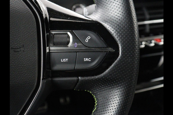 Peugeot e-2008 EV GT 50 kWh | SOH 91% | 3 Fase | Panoramadak | Leder/Alcantara | Adaptive cruise | Carplay | 18'' | Camera | Navigatie | Climate control | Dodehoek detectie | Cruise control