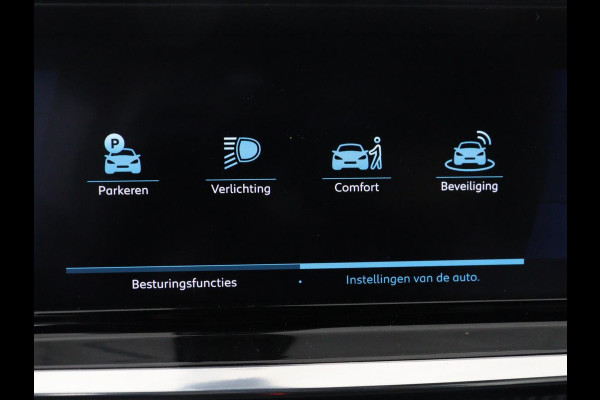 Peugeot e-2008 EV GT 50 kWh | SOH 91% | 3 Fase | Panoramadak | Leder/Alcantara | Adaptive cruise | Carplay | 18'' | Camera | Navigatie | Climate control | Dodehoek detectie | Cruise control