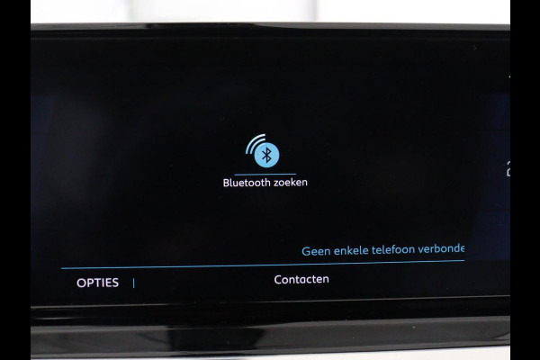 Peugeot e-2008 EV GT 50 kWh | SOH 91% | 3 Fase | Panoramadak | Leder/Alcantara | Adaptive cruise | Carplay | 18'' | Camera | Navigatie | Climate control | Dodehoek detectie | Cruise control