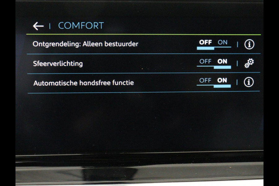 Peugeot e-2008 EV GT 50 kWh | SOH 91% | 3 Fase | Panoramadak | Leder/Alcantara | Adaptive cruise | Carplay | 18'' | Camera | Navigatie | Climate control | Dodehoek detectie | Cruise control