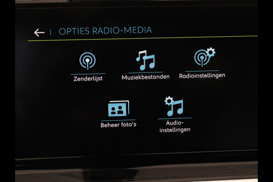 Peugeot e-2008 EV GT 50 kWh | SOH 91% | 3 Fase | Panoramadak | Leder/Alcantara | Adaptive cruise | Carplay | 18'' | Camera | Navigatie | Climate control | Dodehoek detectie | Cruise control