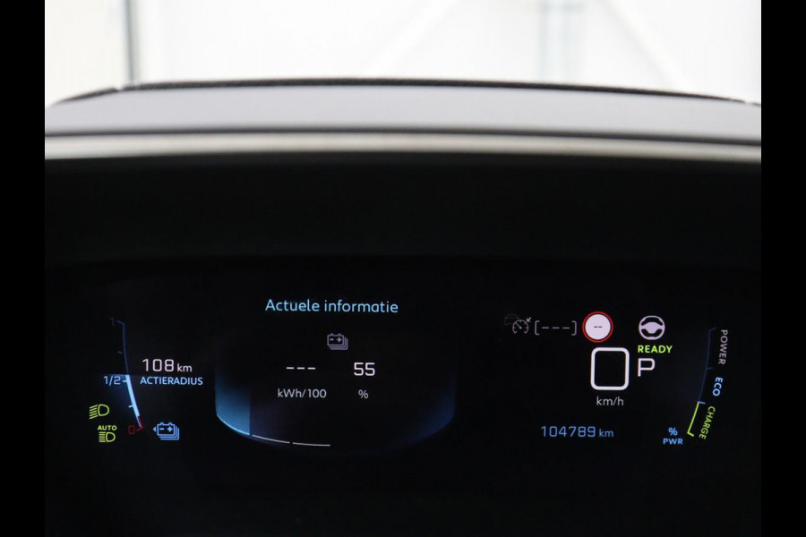 Peugeot e-2008 EV GT 50 kWh | SOH 91% | 3 Fase | Panoramadak | Leder/Alcantara | Adaptive cruise | Carplay | 18'' | Camera | Navigatie | Climate control | Dodehoek detectie | Cruise control