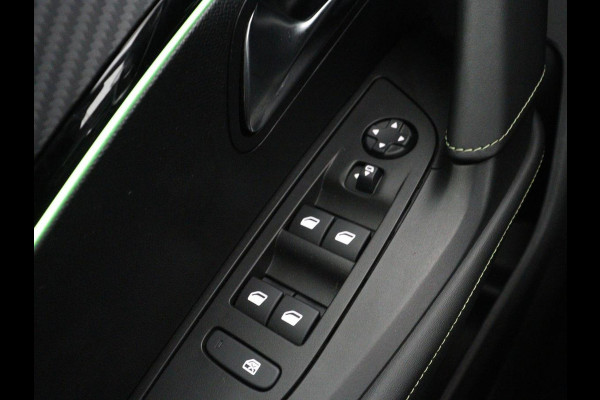Peugeot e-2008 EV GT 50 kWh | SOH 91% | 3 Fase | Panoramadak | Leder/Alcantara | Adaptive cruise | Carplay | 18'' | Camera | Navigatie | Climate control | Dodehoek detectie | Cruise control