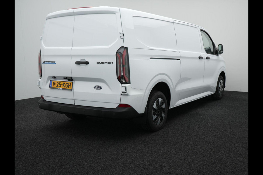 Ford E-Transit Cust. 320 L2H1 Trend 65 kWh 136pk | Navigatie | Adaptieve Cruise Controle | Stoel/Stoel configuratie