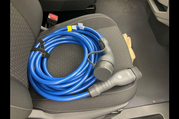 Ford E-Transit Cust. 320 L2H1 Trend 65 kWh 136pk | Navigatie | Adaptieve Cruise Controle | Stoel/Stoel configuratie