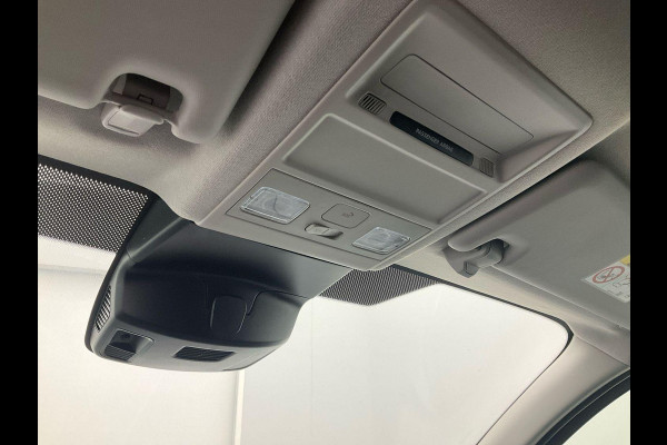 Ford E-Transit Cust. 320 L2H1 Trend 65 kWh 136pk | Navigatie | Adaptieve Cruise Controle | Stoel/Stoel configuratie