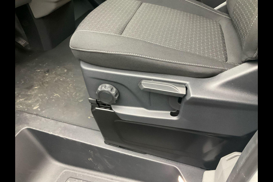 Ford E-Transit Cust. 320 L2H1 Trend 65 kWh 136pk | Navigatie | Adaptieve Cruise Controle | Stoel/Stoel configuratie