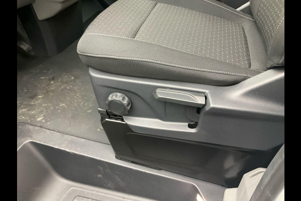 Ford E-Transit Cust. 320 L2H1 Trend 65 kWh 136pk | Navigatie | Adaptieve Cruise Controle | Stoel/Stoel configuratie