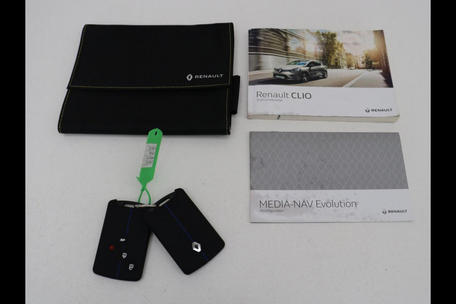 Renault Clio 0.9 TCe Limited | Navigatie | Airco | Cruise control | Keyless | Parkeerhulp | Bluetooth | DAB+ | Lichtmetalen velgen