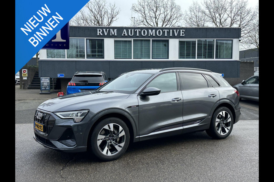 Audi e-tron 55 quattro S edition 95 kWh S-LINE BINNEN & BUITEN | SOH 94% | ORIG. NL AUTO | CAMERA | ELEK. KOFFERBAK | ADAPTIEVE CRUISE CONTROL | STOELVERWARMING | MEMORY SEATS |AFN. TREKHAAK | AUDI DEALER ONDERHOUDEN | RIJKLAAR + 12 MND BOVAG GARANTIE