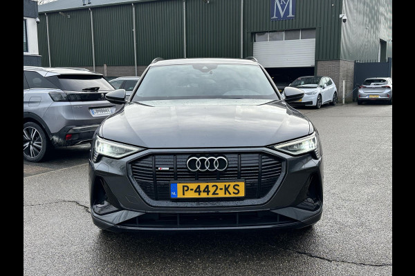 Audi e-tron 55 quattro S edition 95 kWh S-LINE BINNEN & BUITEN | SOH 94% | ORIG. NL AUTO | CAMERA | ELEK. KOFFERBAK | ADAPTIEVE CRUISE CONTROL | STOELVERWARMING | MEMORY SEATS |AFN. TREKHAAK | AUDI DEALER ONDERHOUDEN | RIJKLAAR + 12 MND BOVAG GARANTIE