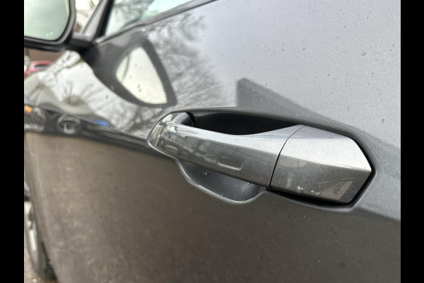 Audi e-tron 55 quattro S edition 95 kWh S-LINE BINNEN & BUITEN | SOH 94% | ORIG. NL AUTO | CAMERA | ELEK. KOFFERBAK | ADAPTIEVE CRUISE CONTROL | STOELVERWARMING | MEMORY SEATS |AFN. TREKHAAK | AUDI DEALER ONDERHOUDEN | RIJKLAAR + 12 MND BOVAG GARANTIE