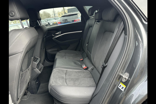 Audi e-tron 55 quattro S edition 95 kWh S-LINE BINNEN & BUITEN | SOH 94% | ORIG. NL AUTO | CAMERA | ELEK. KOFFERBAK | ADAPTIEVE CRUISE CONTROL | STOELVERWARMING | MEMORY SEATS |AFN. TREKHAAK | AUDI DEALER ONDERHOUDEN | RIJKLAAR + 12 MND BOVAG GARANTIE