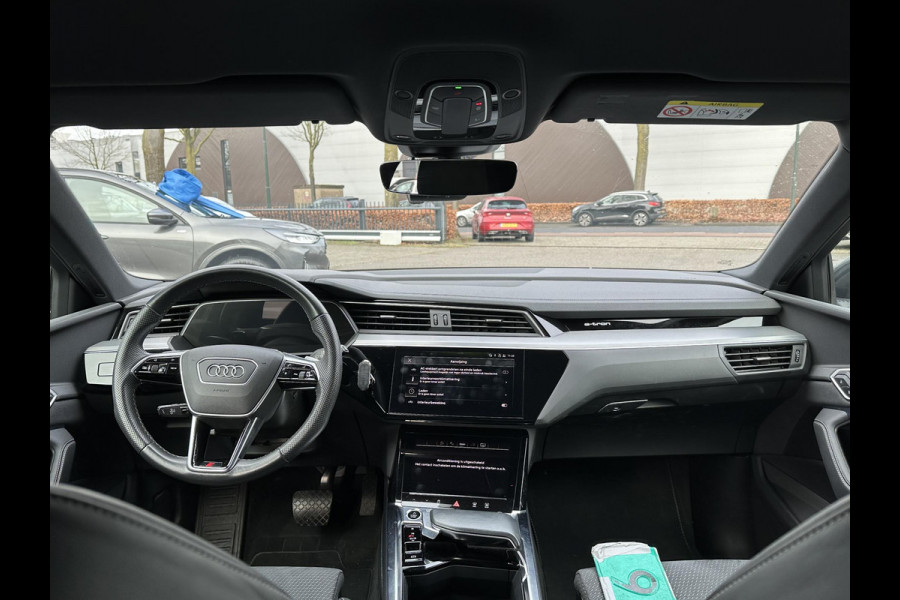 Audi e-tron 55 quattro S edition 95 kWh S-LINE BINNEN & BUITEN | SOH 94% | ORIG. NL AUTO | CAMERA | ELEK. KOFFERBAK | ADAPTIEVE CRUISE CONTROL | STOELVERWARMING | MEMORY SEATS |AFN. TREKHAAK | AUDI DEALER ONDERHOUDEN | RIJKLAAR + 12 MND BOVAG GARANTIE