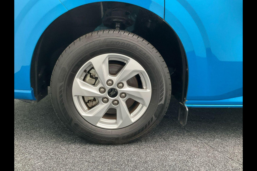 Ford E-Transit Cust. 320 L2H1 Limited 65 kWh 218pk | Wegklapbare Trekhaak | Adaptieve Cruise | Navigatie | BESTICKERING WORDT VERWIJDERD | Stoel/stuurverwarming