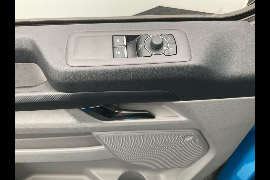 Ford E-Transit Cust. 320 L2H1 Limited 65 kWh 218pk | Wegklapbare Trekhaak | Adaptieve Cruise | Navigatie | BESTICKERING WORDT VERWIJDERD | Stoel/stuurverwarming
