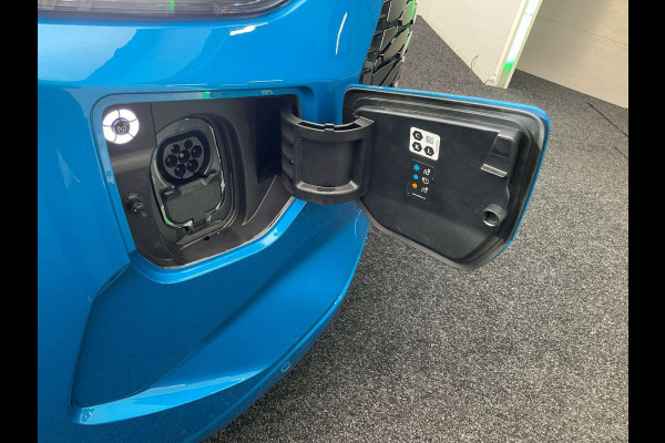 Ford E-Transit Cust. 320 L2H1 Limited 65 kWh 218pk | Wegklapbare Trekhaak | Adaptieve Cruise | Navigatie | BESTICKERING WORDT VERWIJDERD | Stoel/stuurverwarming