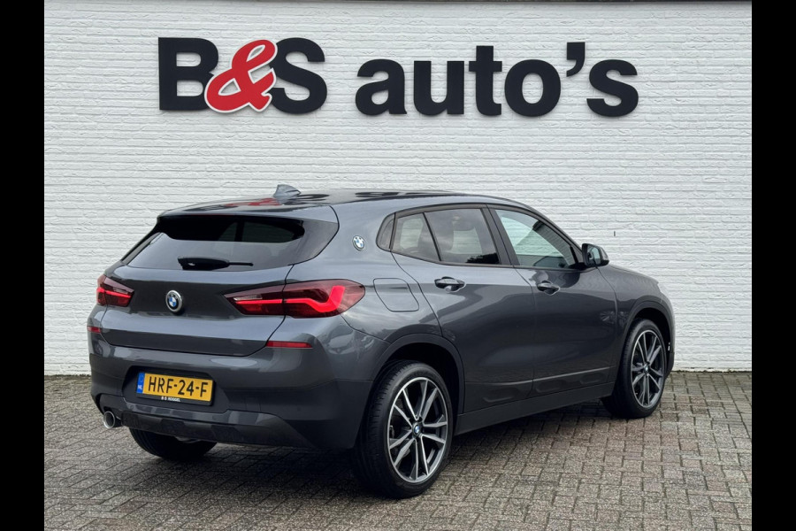 BMW X2 SDrive18i High Executive LED 19" M-sport velgen Panorama Sfeer verlichting Leder Cruise Clima