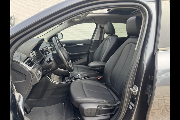 BMW X2 SDrive18i High Executive LED 19" M-sport velgen Panorama Sfeer verlichting Leder Cruise Clima