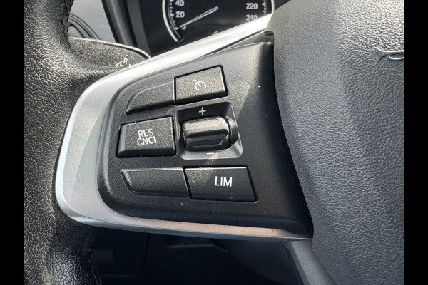 BMW X2 SDrive18i High Executive LED 19" M-sport velgen Panorama Sfeer verlichting Leder Cruise Clima