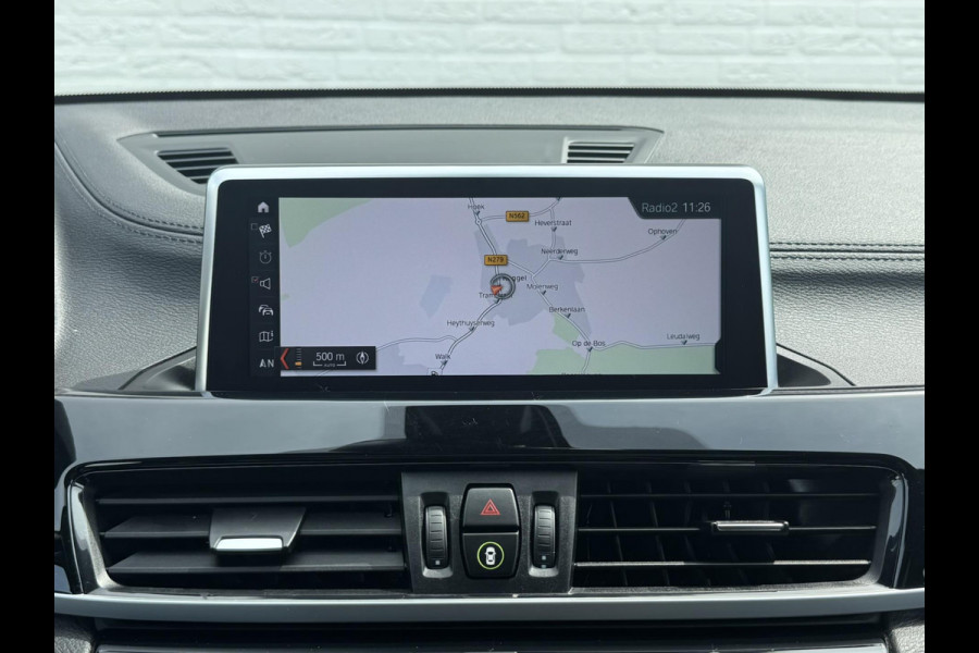 BMW X2 SDrive18i High Executive LED 19" M-sport velgen Panorama Sfeer verlichting Leder Cruise Clima