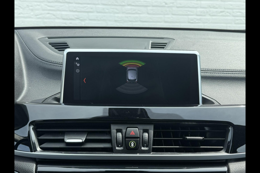 BMW X2 SDrive18i High Executive LED 19" M-sport velgen Panorama Sfeer verlichting Leder Cruise Clima