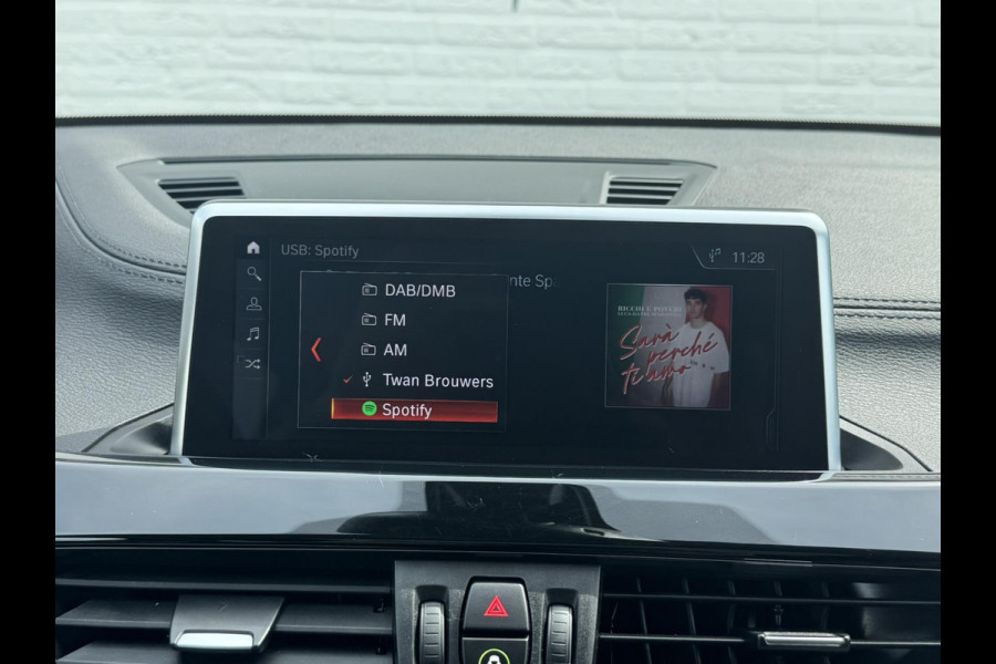 BMW X2 SDrive18i High Executive LED 19" M-sport velgen Panorama Sfeer verlichting Leder Cruise Clima