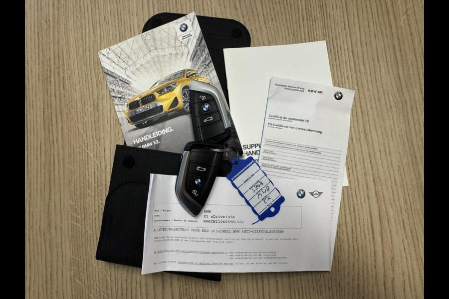 BMW X2 SDrive18i High Executive LED 19" M-sport velgen Panorama Sfeer verlichting Leder Cruise Clima