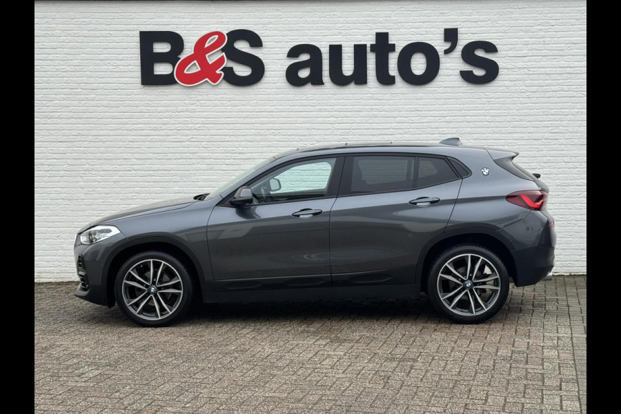 BMW X2 SDrive18i High Executive LED 19" M-sport velgen Panorama Sfeer verlichting Leder Cruise Clima
