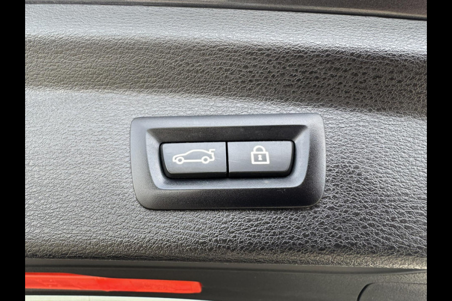 BMW X2 SDrive18i High Executive LED 19" M-sport velgen Panorama Sfeer verlichting Leder Cruise Clima