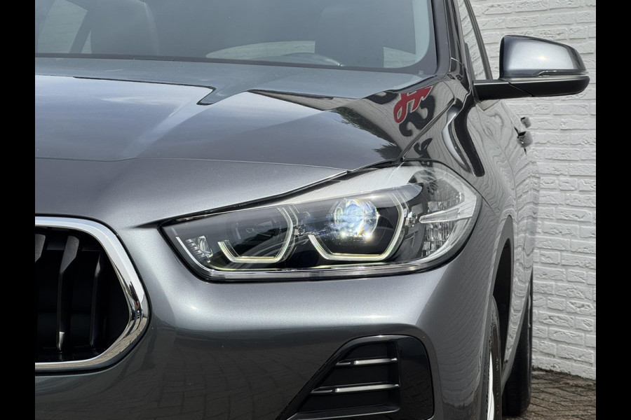 BMW X2 SDrive18i High Executive LED 19" M-sport velgen Panorama Sfeer verlichting Leder Cruise Clima