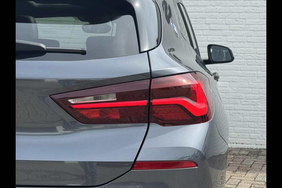 BMW X2 SDrive18i High Executive LED 19" M-sport velgen Panorama Sfeer verlichting Leder Cruise Clima