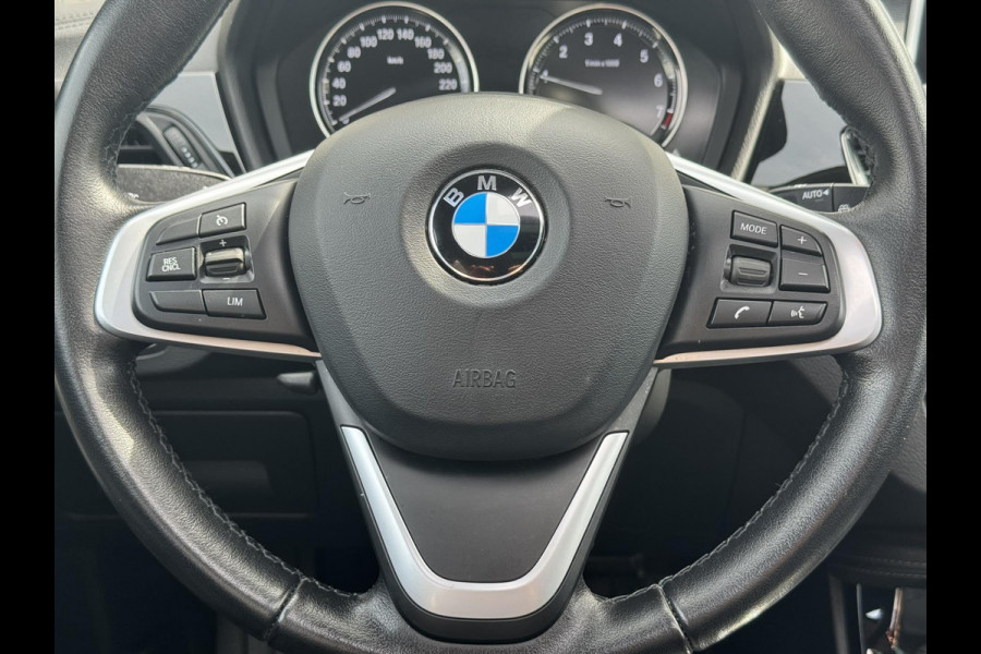 BMW X2 SDrive18i High Executive LED 19" M-sport velgen Panorama Sfeer verlichting Leder Cruise Clima