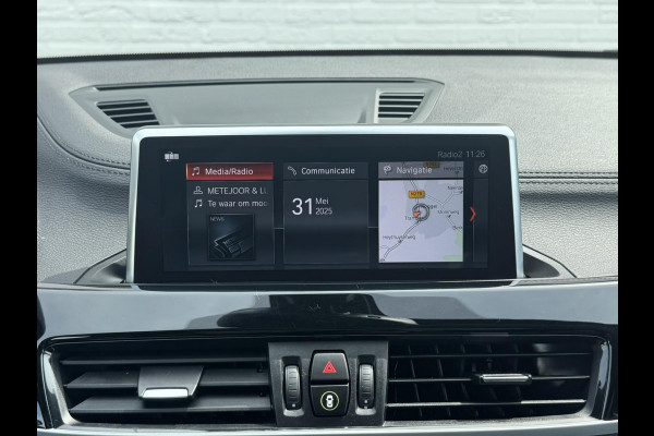 BMW X2 SDrive18i High Executive LED 19" M-sport velgen Panorama Sfeer verlichting Leder Cruise Clima